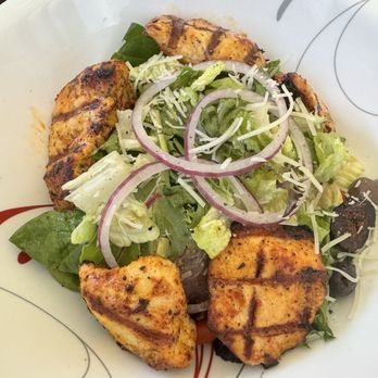 SOMA Restaurant & Bar - Mixed Greens with grilled chicken - Italian Near Me - San Francisco, California SOMA Restaurant & Bar - Mixed Greens with grilled chicken - Italian Near Me - San Francisco, California