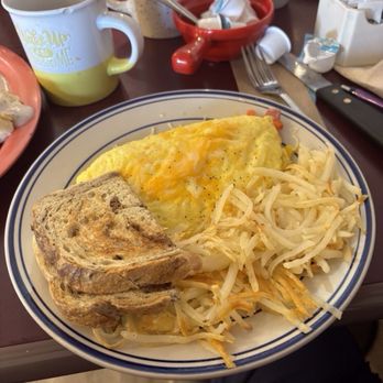 Cowboy’s Smokehouse - Denver Omelette, Has Browns and rye toast - Barbeque Near Me - Panguitch, Utah Cowboy’s Smokehouse - Denver Omelette, Has Browns and rye toast - Barbeque Near Me - Panguitch, Utah