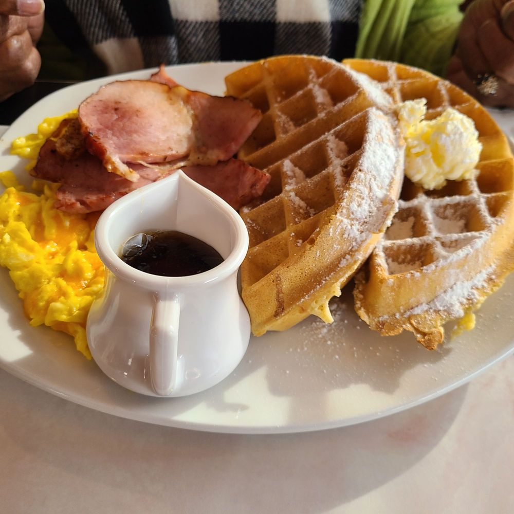 Silver Diner - Belgian Waffle breakfast - Diners Near Me - Greenbelt, Maryland Silver Diner - Belgian Waffle breakfast - Diners Near Me - Greenbelt, Maryland