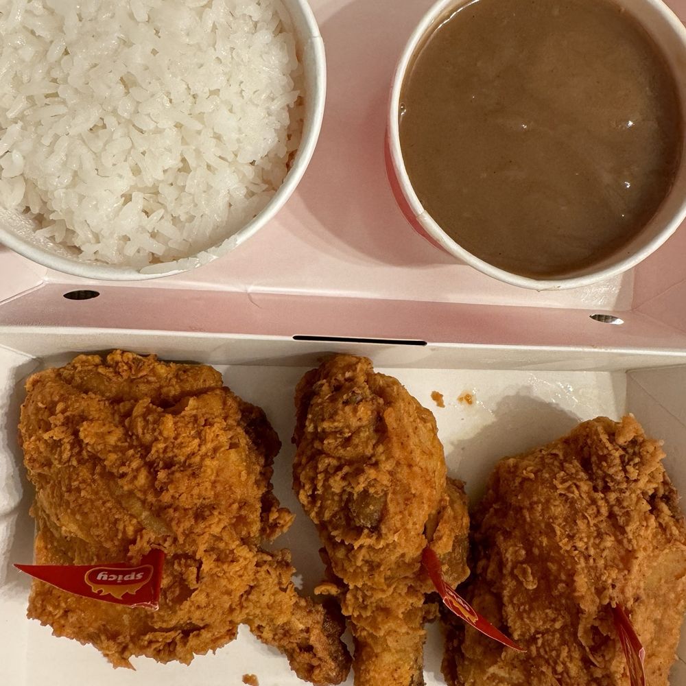 Jollibee - 3 Piece Spicy Chicken Joy with Steamed Rice and Gravy - Fast Food Near Me - Hayward, California Jollibee - 3 Piece Spicy Chicken Joy with Steamed Rice and Gravy - Fast Food Near Me - Hayward, California