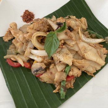 Yu De Thai Restaurant - Drunken Noodles w/ Chicken - Thai Near Me - Sparks, Nevada Yu De Thai Restaurant - Drunken Noodles w/ Chicken - Thai Near Me - Sparks, Nevada