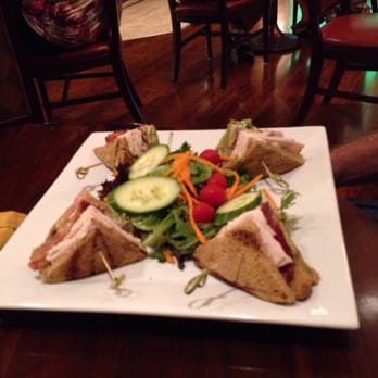 Arrowhead Restaurant and Lounge - Turkey Club - Lounges Near Me - Southbury, Connecticut Arrowhead Restaurant and Lounge - Turkey Club - Lounges Near Me - Southbury, Connecticut
