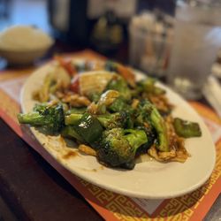 Chen's Chinese Restaurant - Mandarin style chicken