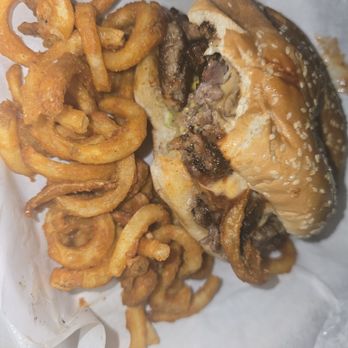 Smokin' Grill Xpress - Got the confusing burger,  and it was a hard miss. Brisket a burger and lord only knows that sloppy sauce. never again - New American Near Me - Plano, Texas
