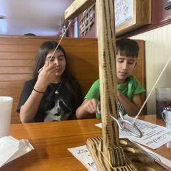 Dale's Essenhaus - Fun game to keep the kiddos entertained.