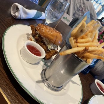 Sadelle's - Crispy chicken sandwich - Breakfast & Brunch Near Me - Las Vegas, Nevada