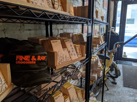 FINE & RAW Chocolate by null