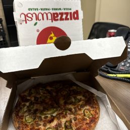 Beef and jalapeño pizza Beef and jalapeño pizza