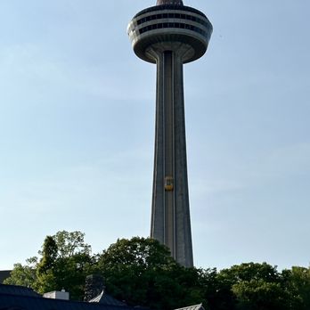 Skylon Tower - Canadian (New) Near Me - Niagara Falls, Ontario
