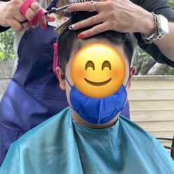 K A O S Children's Hair Salon - She cut outdoors for us!