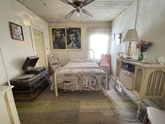 Oatman Hotel Restaurant & Bar by null