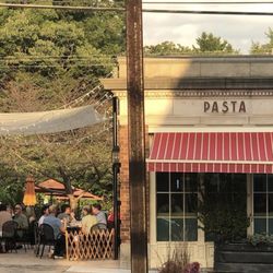 Serratore’s Pasta & Pizza