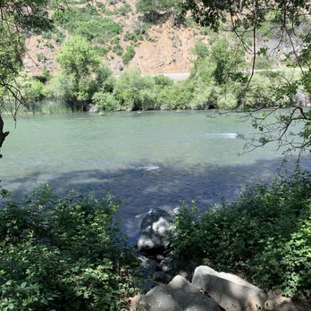 Randolph Collier Rest Area - The Klamath River - Rest Stops Near Me - Yreka, California