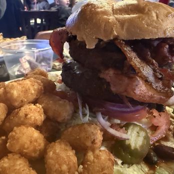 Doofers Bar & Grill - Doofers burger - New American Near Me - Renton, Washington