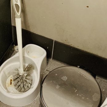 ALDI - The bathroom is so gross. - Grocery Near Me - Lancaster, California