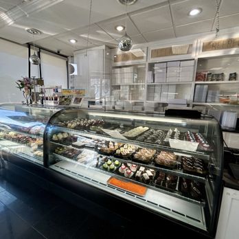 Le Mirage Pastry - Interior - Desserts Near Me - Anaheim, California