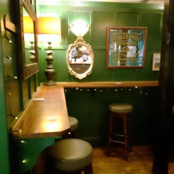 The Queens Head - Pubs Near Me - Farnham, SRY The Queens Head - Pubs Near Me - Farnham, SRY