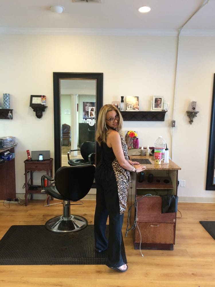 THE VANITY BOX SALON Updated October 2024 3720 Alameda, Corpus