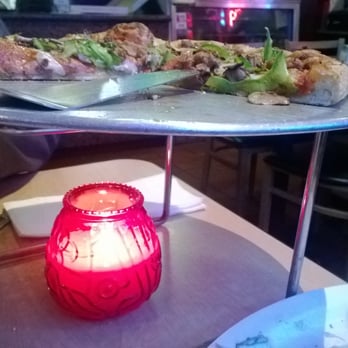 Beach pizza - I thought the candle was for ambiance (LOL) - it's to warm the pizza you dummy! - Pizza Near Me - Manhattan Beach, California