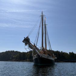 Maine Windjammer Cruises - At anchor