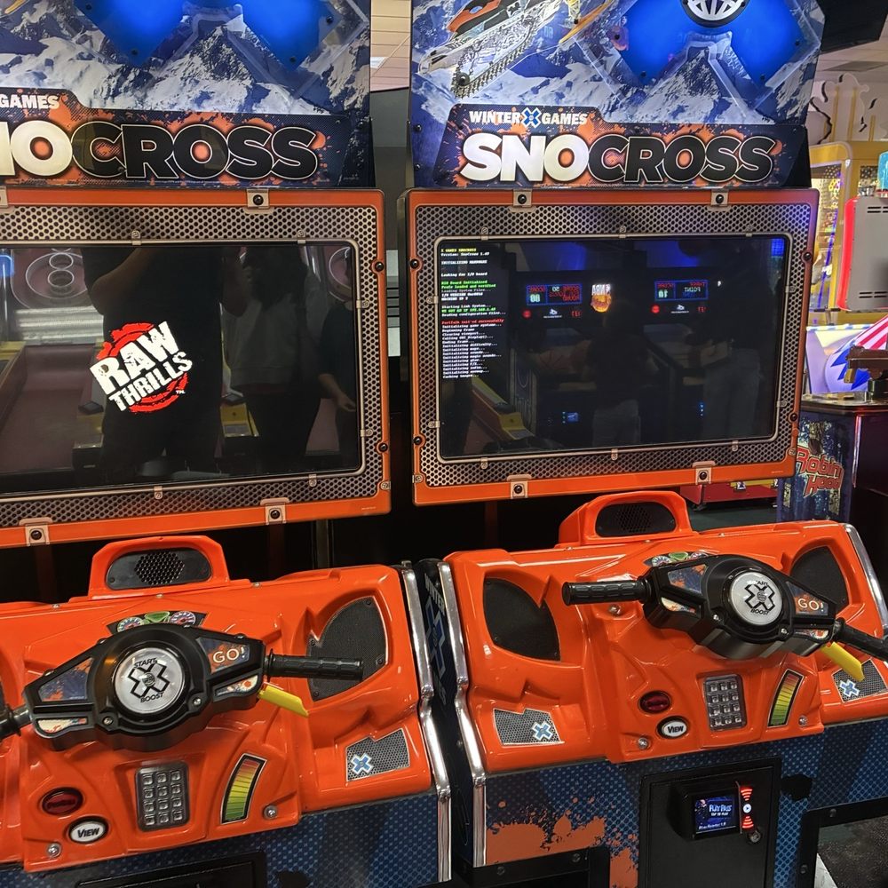 Chuck E. Cheese - Some poor kids waited a while to play this and it seemed it was taking credits while not working. - Pizza Near Me - Ventura, California Chuck E. Cheese - Some poor kids waited a while to play this and it seemed it was taking credits while not working. - Pizza Near Me - Ventura, California