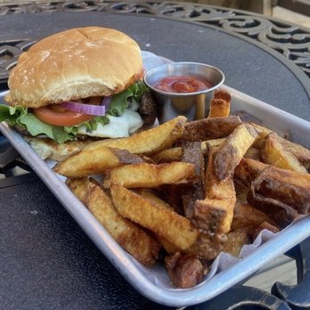 Bear Creek Taphouse - Cheeseburger and Fries - Wine Bars Near Me - Eastland, Texas Bear Creek Taphouse - Cheeseburger and Fries - Wine Bars Near Me - Eastland, Texas