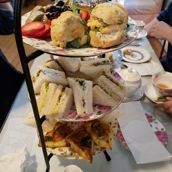 Dartealing Lounge - Queen Tea for 3 people portion - Tea Rooms Near Me - San Francisco, California Dartealing Lounge - Queen Tea for 3 people portion - Tea Rooms Near Me - San Francisco, California