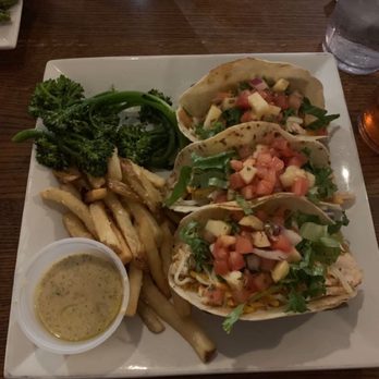 C Level - Mahi Mahi and broccoli with Garlic Parmesan Fries - Bars Near Me - Panama City Beach, Florida C Level - Mahi Mahi and broccoli with Garlic Parmesan Fries - Bars Near Me - Panama City Beach, Florida