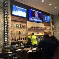 Hy-Vee Market Grille - The bar