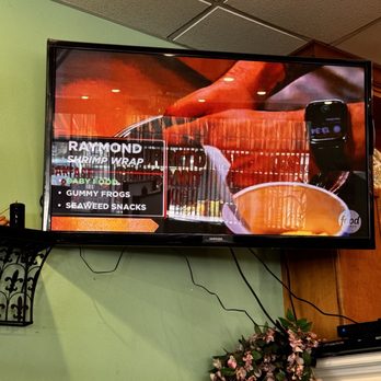 Popular Cafe - Love the cooking channel playing in the background - American Near Me - Montclair, California