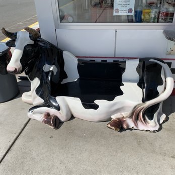 Nathan's Dairy Bar - Bessy the Cow Bench - Ice Cream & Frozen Yogurt Near Me - Manassas, Virginia