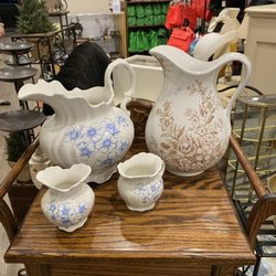 She Is Hope Realty - Beautiful Vintage Ceramics