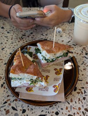 Rutina Coffee by null