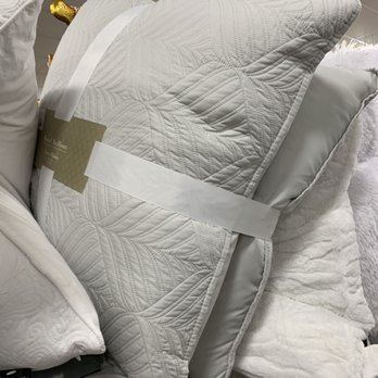 HomeGoods - Furniture Stores Near Me - Escondido, California