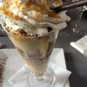 Le 28 Thiers - Coupe Manhattan (glace vanille, morceaux de noisettes et cookies.. Miam) - Tapas/Small Plates Near Me - Lille, 59