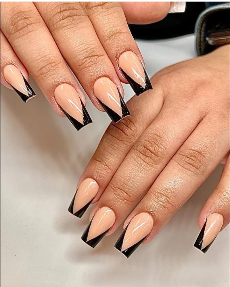 Dreams Nails & Spa Logo