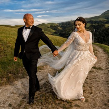 Harry Who Photography - Beautiful couple with the amazing view of Fremont Hills - Event Photography Near Me - San Jose, California Harry Who Photography - Beautiful couple with the amazing view of Fremont Hills - Event Photography Near Me - San Jose, California