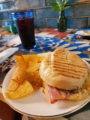 SANTO DE LA TORTA by null