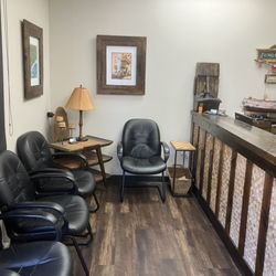 Steven Jones, DC - Waiting Area