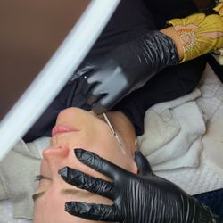Wellness District - Dermaplane Facial