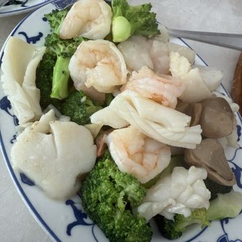 Fook Yuen Seafood Restaurant - Chefs seafood special - Seafood Near Me - Honolulu, Hawaii