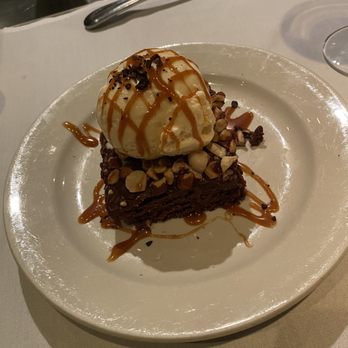 Houston's Restaurant - Dessert - New American Near Me - Atlanta, Georgia