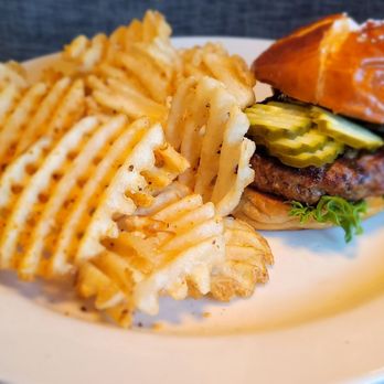 The Tavern Grill Minnetonka - Build your own burger - Cocktail Bars Near Me - Minnetonka, Minnesota The Tavern Grill Minnetonka - Build your own burger - Cocktail Bars Near Me - Minnetonka, Minnesota