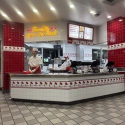 In-N-Out Burger - Interior - order at counter