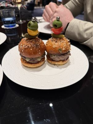 Peacock Alley by null