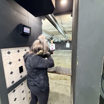 Evan's Gun World - Gun/Rifle Ranges Near Me - Orange, California
