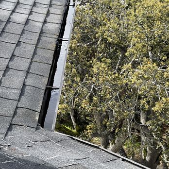 Humboldt Team - Gutters completely blocked and not draining AFTER Humboldt Team had cleaned and unclogged them. - Plumbing Near Me Humboldt Team - Gutters completely blocked and not draining AFTER Humboldt Team had cleaned and unclogged them. - Plumbing Near Me