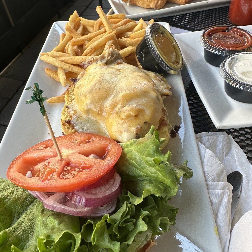 New Deck Tavern - Chicken burger - American Near Me - Philadelphia, Pennsylvania New Deck Tavern - Chicken burger - American Near Me - Philadelphia, Pennsylvania
