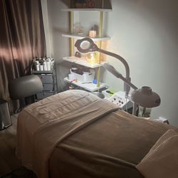 TuSuva Massage Therapy & Facials - Spa room for facials