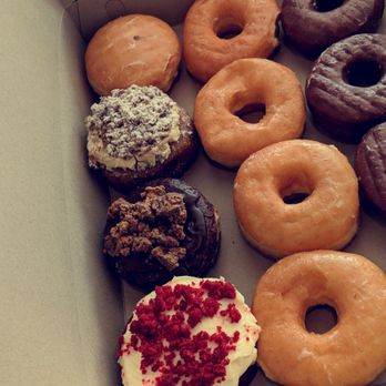 Glaze Donuts - Different donuts - Donuts Near Me - New Milford, New Jersey Glaze Donuts - Different donuts - Donuts Near Me - New Milford, New Jersey